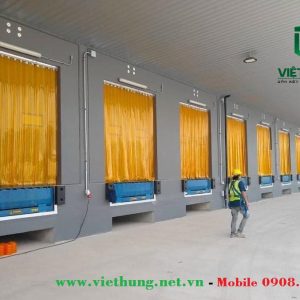 Rèm nhựa pvc ngăn côn trùng màu vàng cho nhà máy và kho xưởng